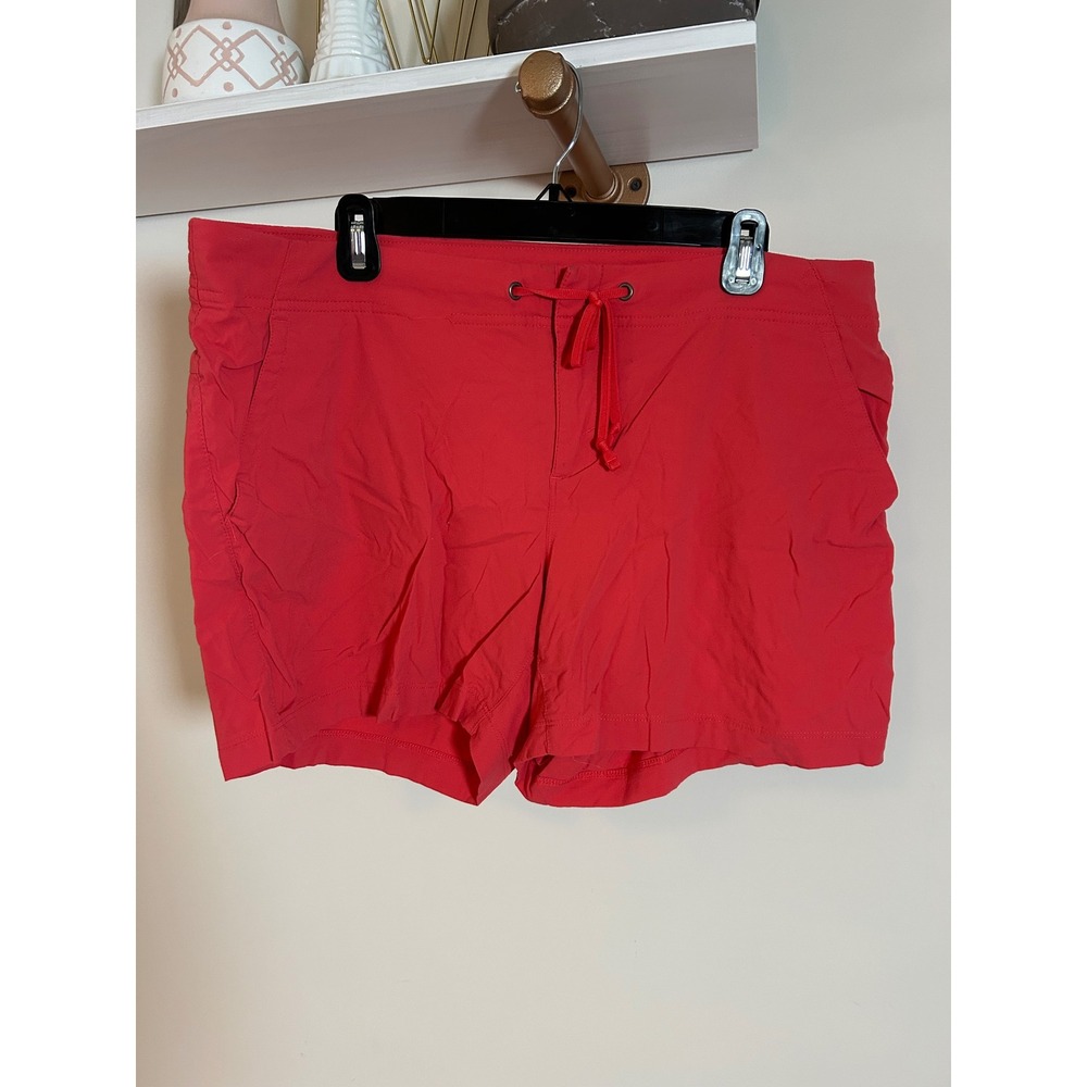 Columbia Omni Shield Red Quick Dry Water Repellent Hiking Shorts Women's Size 16